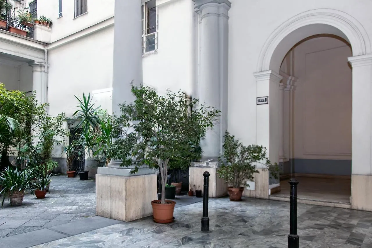 Apartament Lady Rose One Neapol