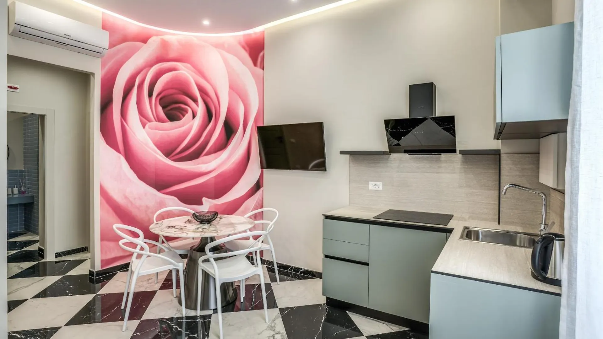 Apartament Lady Rose One Neapol