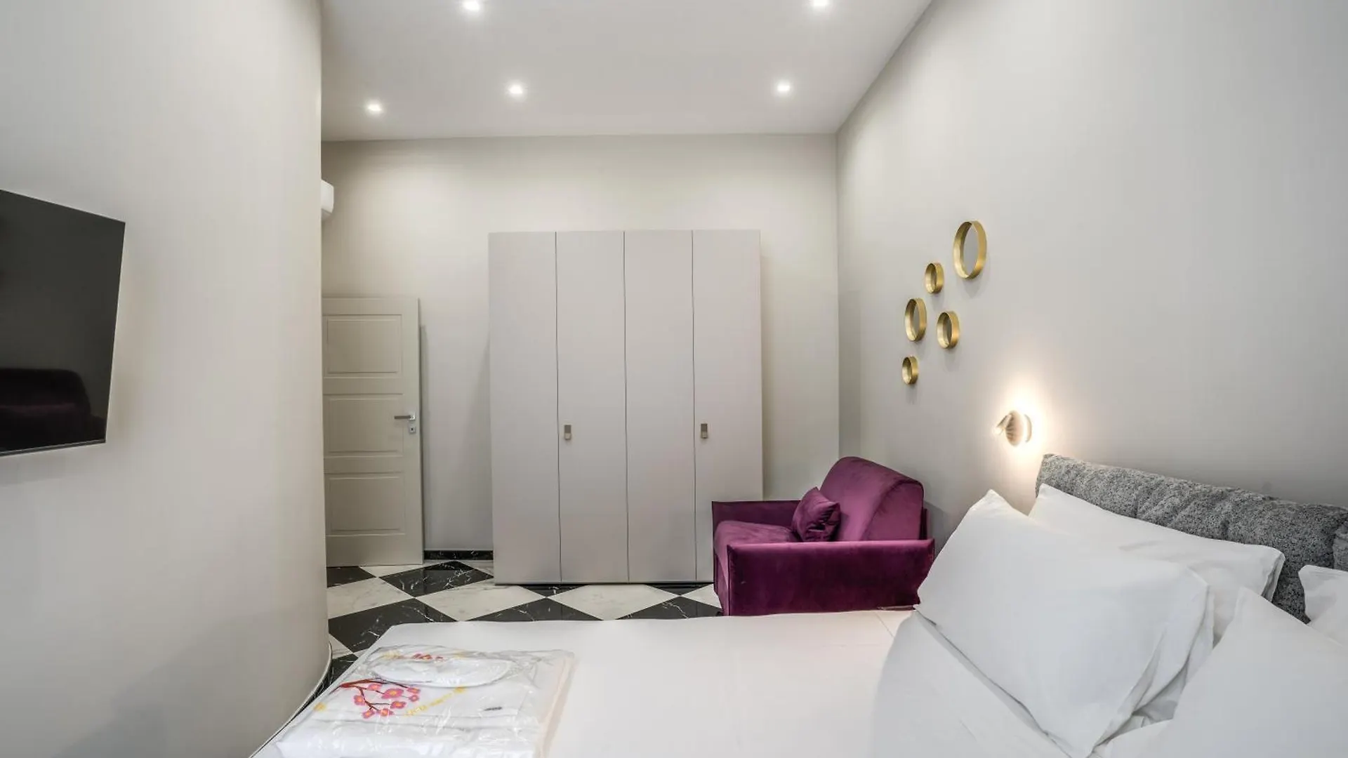 Apartament Lady Rose One Neapol