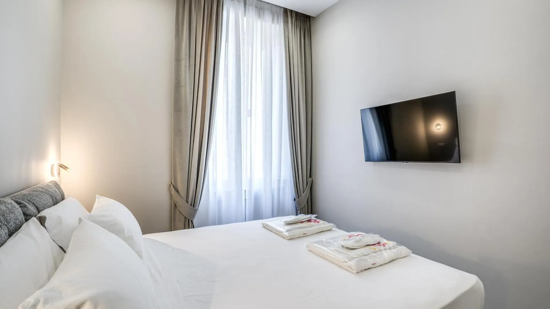 Apartament Lady Rose One Neapol
