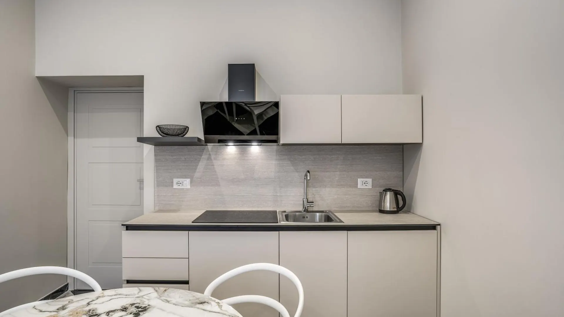 Apartament Lady Rose One Neapol