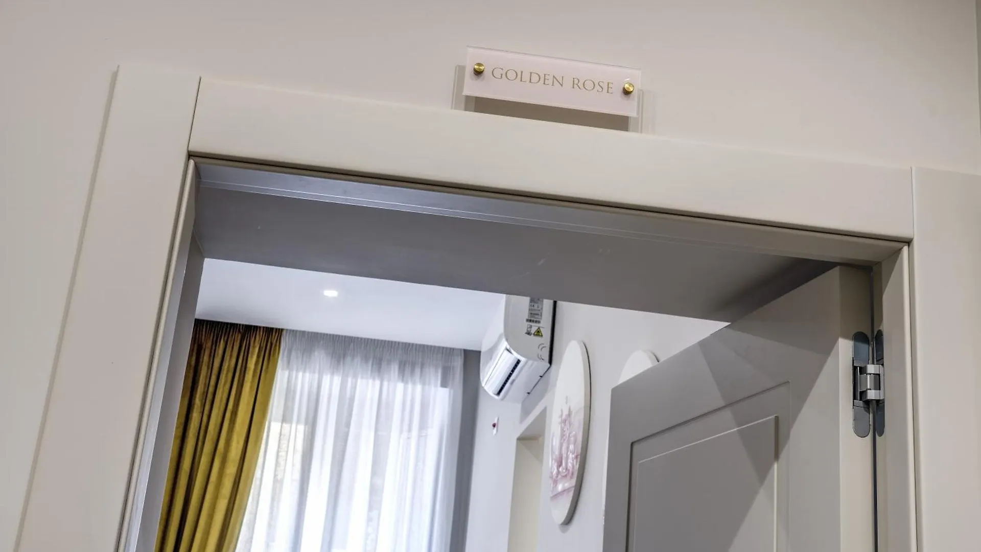 Apartament Lady Rose One Neapol