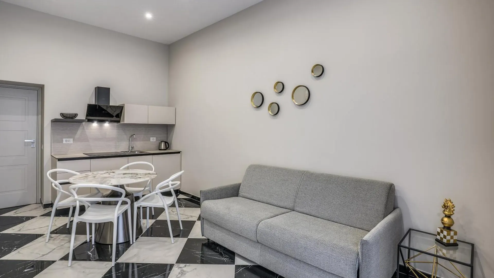 Apartament Lady Rose One Neapol 0*,