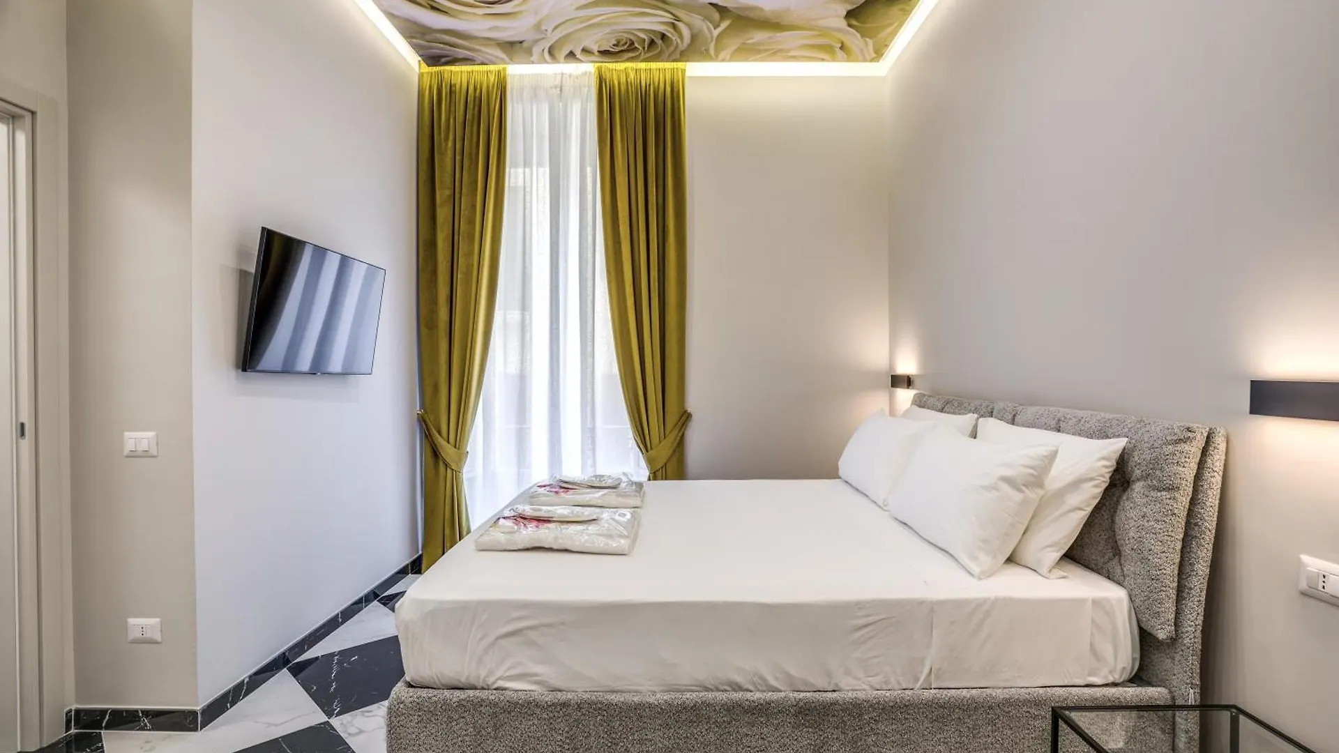 Apartament Lady Rose One Neapol