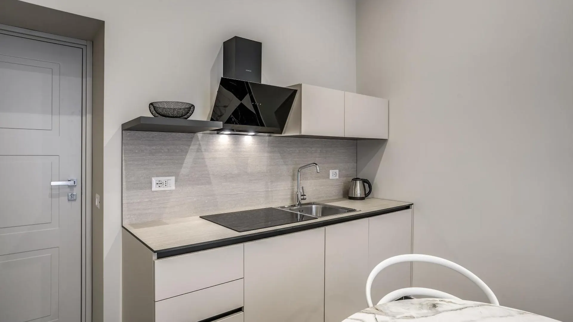 Apartament Lady Rose One Neapol