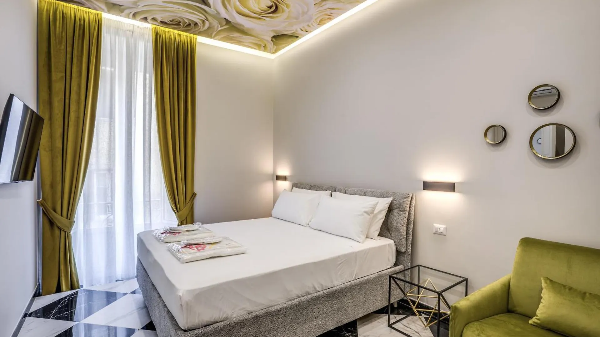 Apartament Lady Rose One Neapol